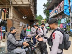 Personel Sat Samapta Polres Mamasa Gelar Patroli Jalan Kaki, Ciptakan Rasa Aman di Tengah Masyarakat
